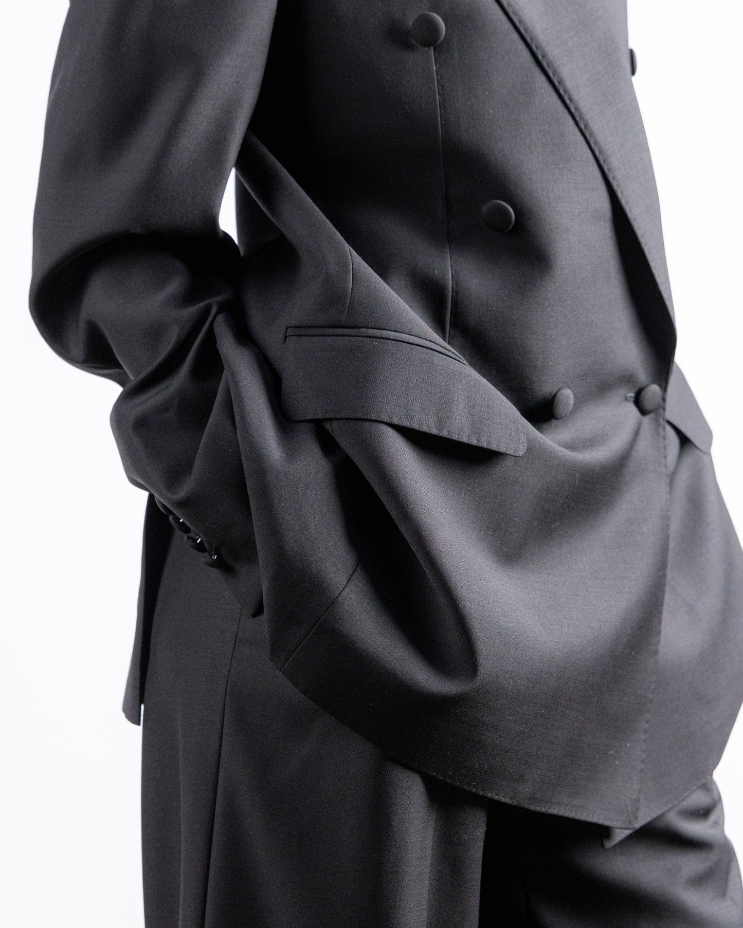 Dania Suit